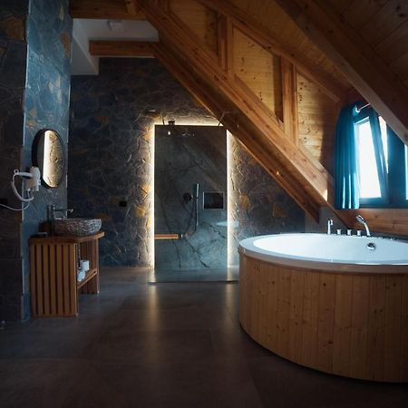 Hotel Kulla e Bajraktarit Boge Esterno foto